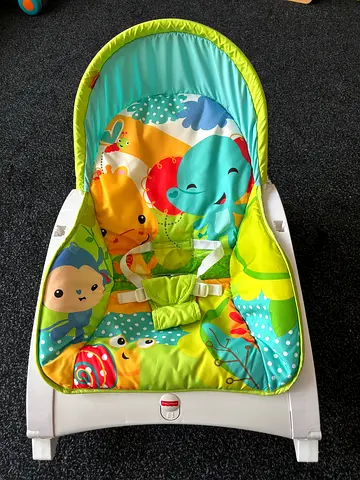 Fisher-Price Rainforest Friends Newborn-to-Toddler Portable Rocker - Excellent Condition.