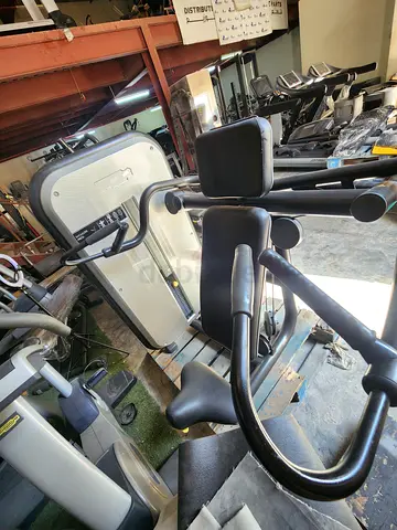 Technogym Shoulder Press Machine️