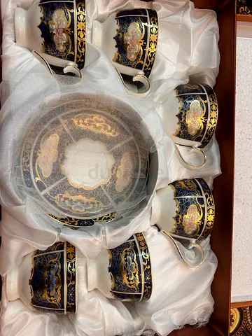 Beautiful Vintage Tea Set with Cups and Saucer