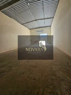 Warehouse for annual rent in Umm Al Thuoob, 2500 sq ft with 25 kW power, priced at 95K AED and ready