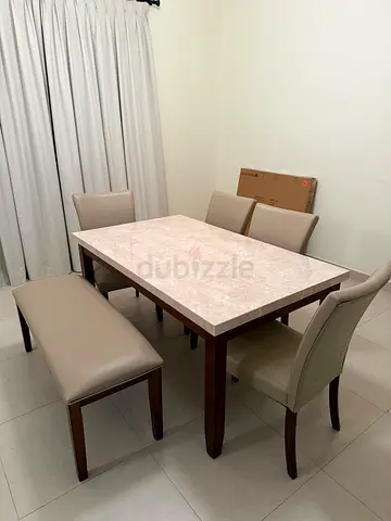 Modern Dining Table Set – 6-Seater and mirror