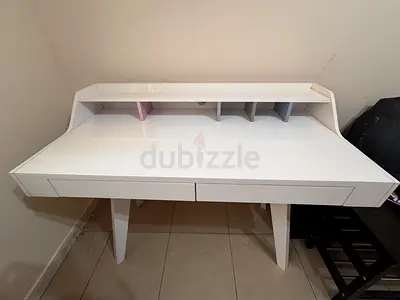 Modern White Study Desk for Sale