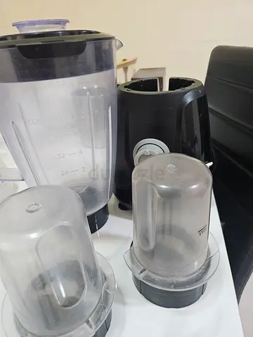 Versatile Blender with Extra Jars for Smoothies and Shakes