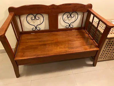 Beautiful and Strong Solid Wood Bench with Storage