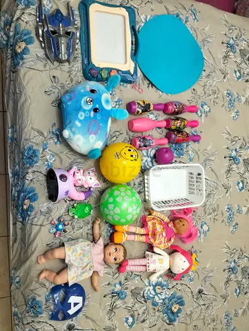 All for 40 AED kids toys, bolls, dolls, games and righting board All in perfect condition Al barsha