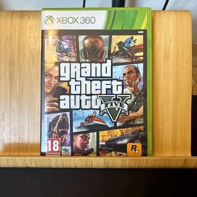 Grand Theft Auto V - Xbox 360 video game
