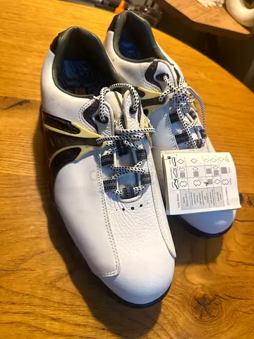 Sleek White golf  Sports Shoes for Enhanced Performance