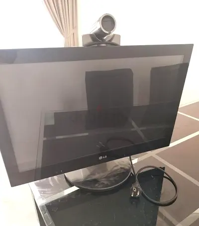 LG 22-inch Display Monitor with Webcam