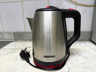 GEEPAS Electric Kettle - Efficient and Convenient Water Heating