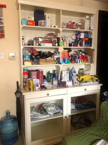 White shelf Cabinet for sale and price negotiable.