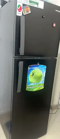 Reliable Black Refrigerator - Always Fresh