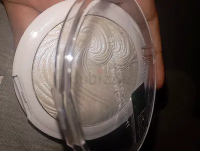 MUA Highlighter - Perfect Glow for Your Skin