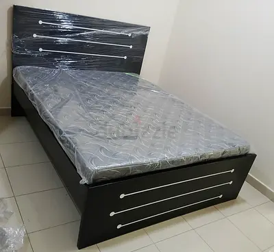 Modern Queen Size Bed with Mattress for Sale