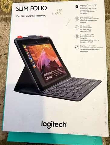Logitech SLIM FOLIO