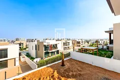 Spacious Landscaped Villa and Well-managed