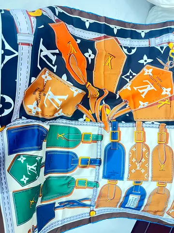 Louis vuitton silk scarf