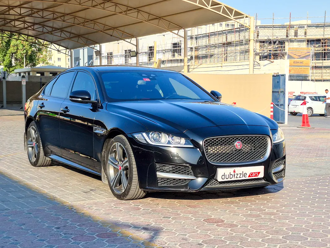 Jaguar XF 2018 — photo 1 of 42