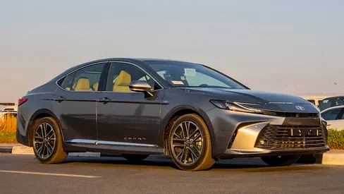 2025 Toyota Camry LE 2.5L Hybrid with Panoramic Sunroof (Grey)