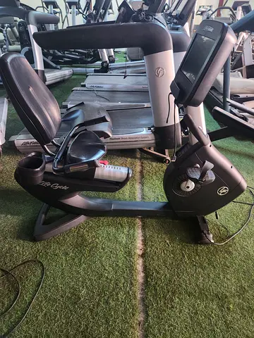 Life Fitness Recumbent Bike ️️