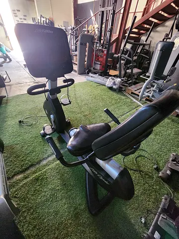 Life Fitness Recumbent Bike – Used / Excellent Condition️