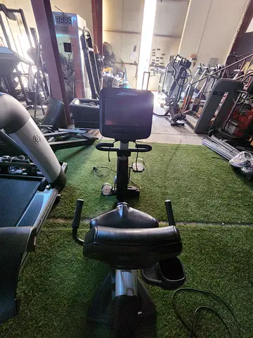 Life Fitness Recumbent Bike – Used