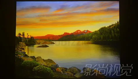 AL-LX120UST 3LCD projector displays images up to 4K resolution.