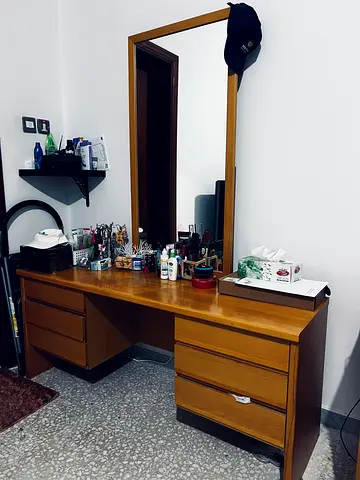 Elegant Wooden Vanity Table with Mirror