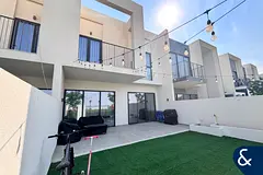 Vacant On Tranfser | Single Row | Spacious