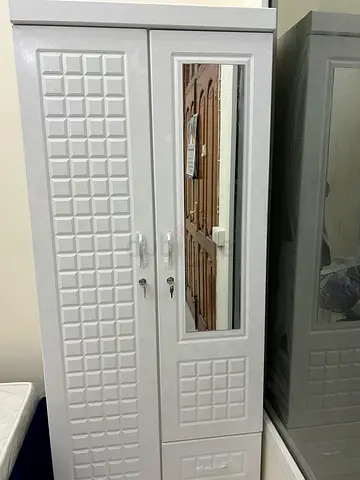 Hi I want to sale 2 door cabinet brand new