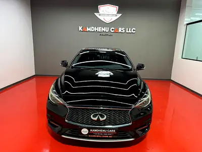 2017 Infiniti Q30 照片 2