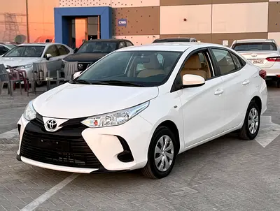 2022 Toyota YARIS — фото 2