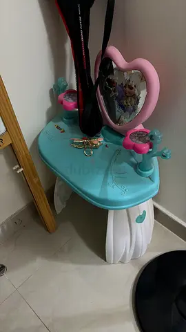 Charming Kids Vanity Set with Heart Mirror