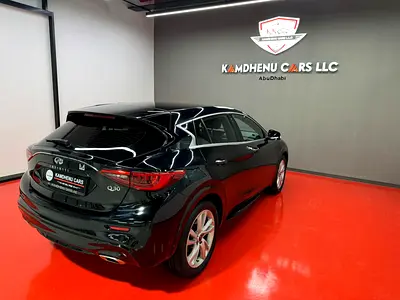 2017 Infiniti Q30 照片 5