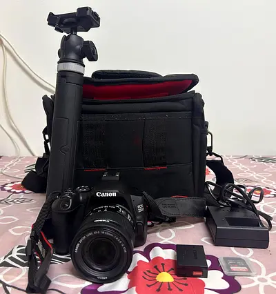 Canon EOS 250D Camera kit with accessories With Bill And Box