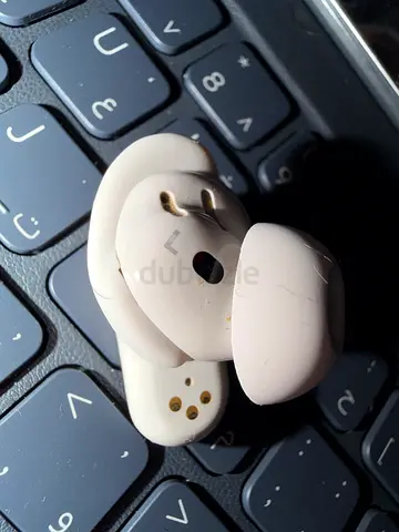 Bose quiet comfort ultra buds only (NO CASE)