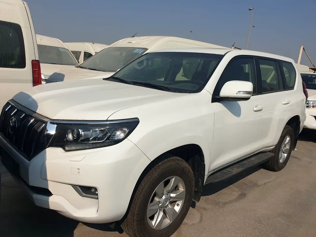 Toyota Prado 2022 — photo 1 of 19