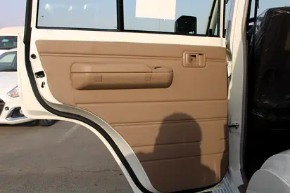 2025 Toyota LAND CRUISER 70 SERIES 照片 9