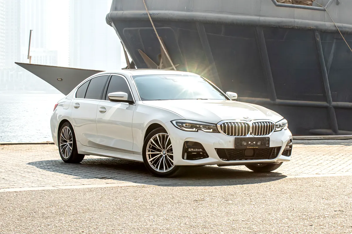 320i