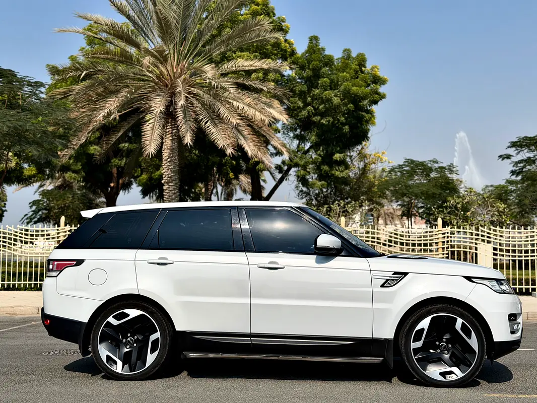 Land Rover Range Rover Sport 2015 — photo 1 of 20