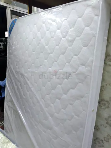 160x200cm queen size mattress.  All times delivery available