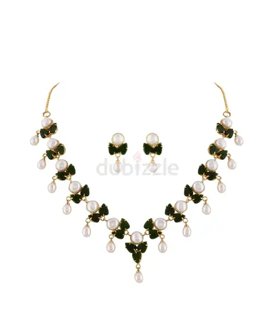 Elegant Green and Pearl Necklace Set