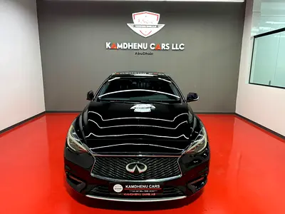 2017 Infiniti Q30 照片 3