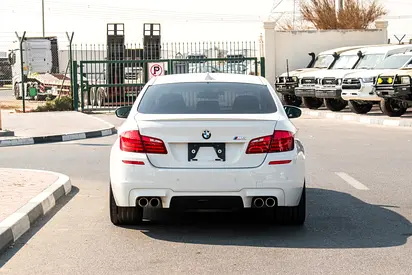 صورة 7 لـ 2012 BMW M5