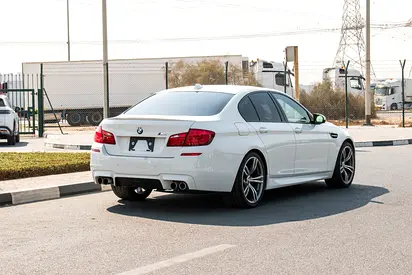 صورة 6 لـ 2012 BMW M5