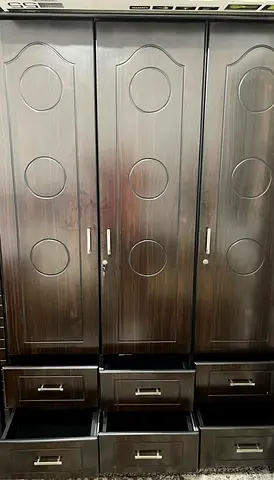 Functionally Elegant Wardrobe with Drawers
