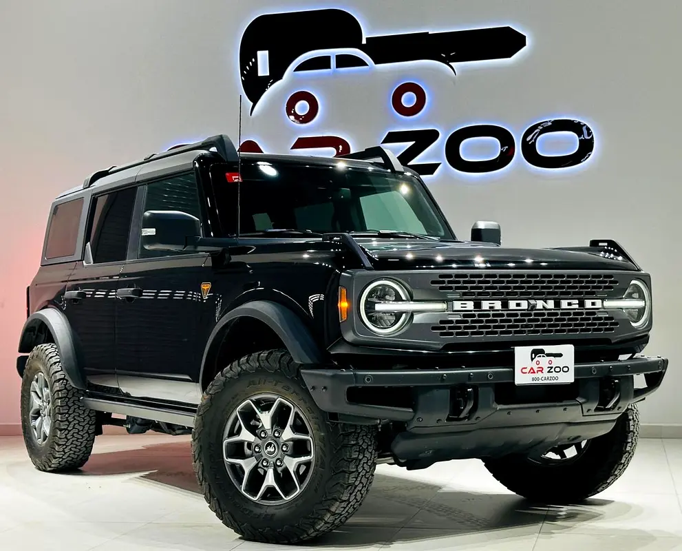 Ford Bronco 2021 — photo 1 of 11