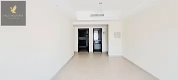 Lake View Luxury 1BHK | Chiller Free | Gym &amp; Pool Access