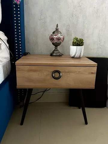2 nightstands for sale