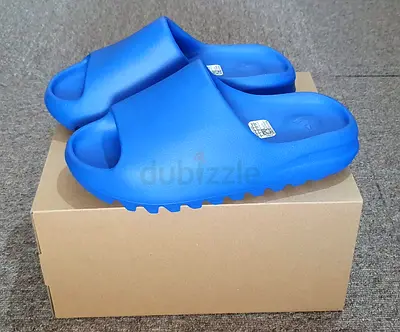 Yeezy Slides Azure Size 6US or 39eu