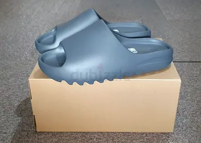 Yeezy Slide Slate Grey Size 12US or 47eu